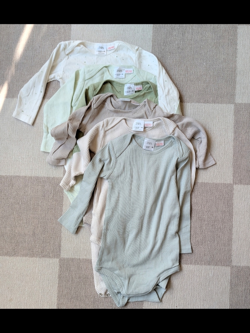 Zara Bodysuits - 6 Pack - 12-18 Months